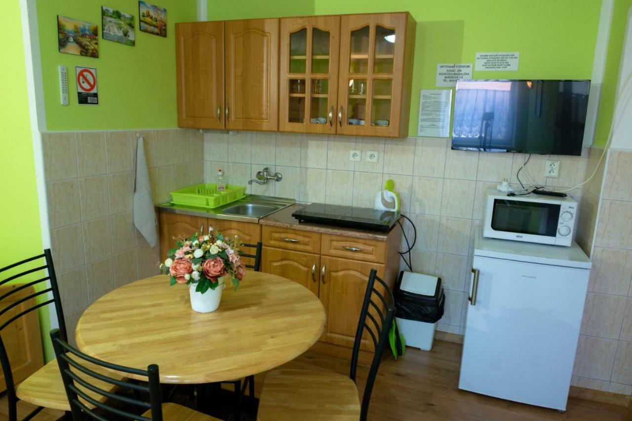 Apartman Pri Zamocku Bešeňová 外观 照片